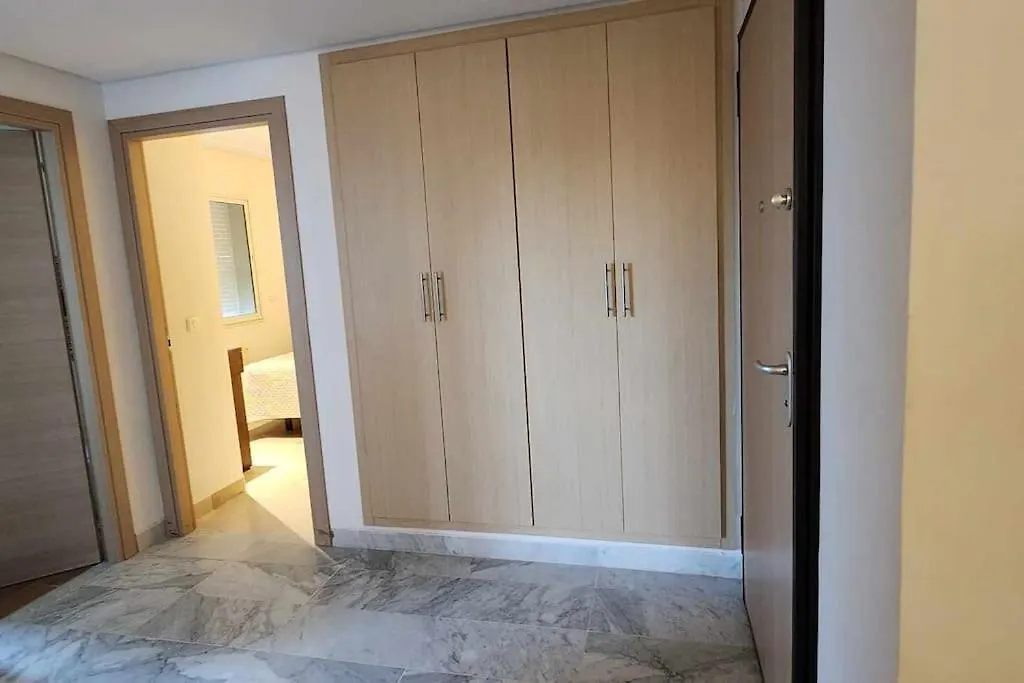Un Logement Artistique, Chic Et Contemporain Tunis 0*,