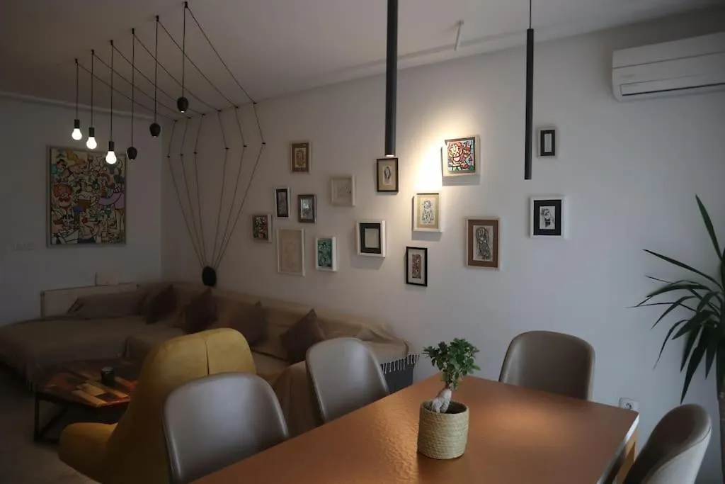 Un Logement Artistique, Chic Et Contemporain Tunis Apartment