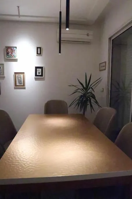 Un Logement Artistique, Chic Et Contemporain Tunis