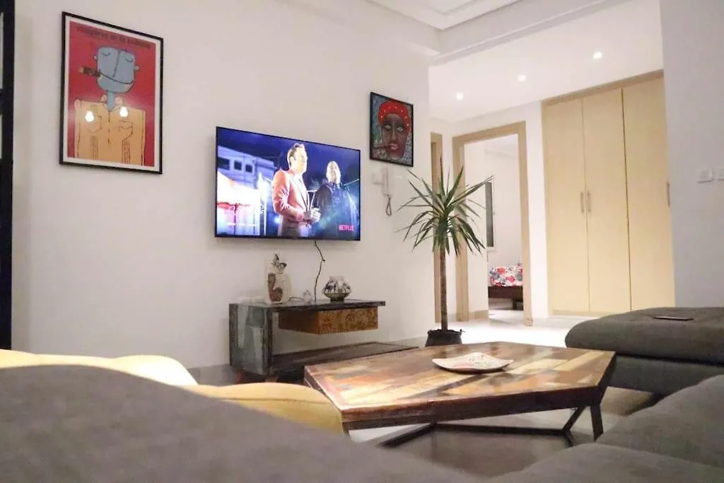 Un Logement Artistique, Chic Et Contemporain Tunis Apartment