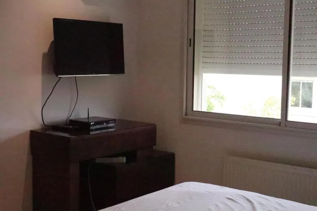 Un Logement Artistique, Chic Et Contemporain Tunis Apartment