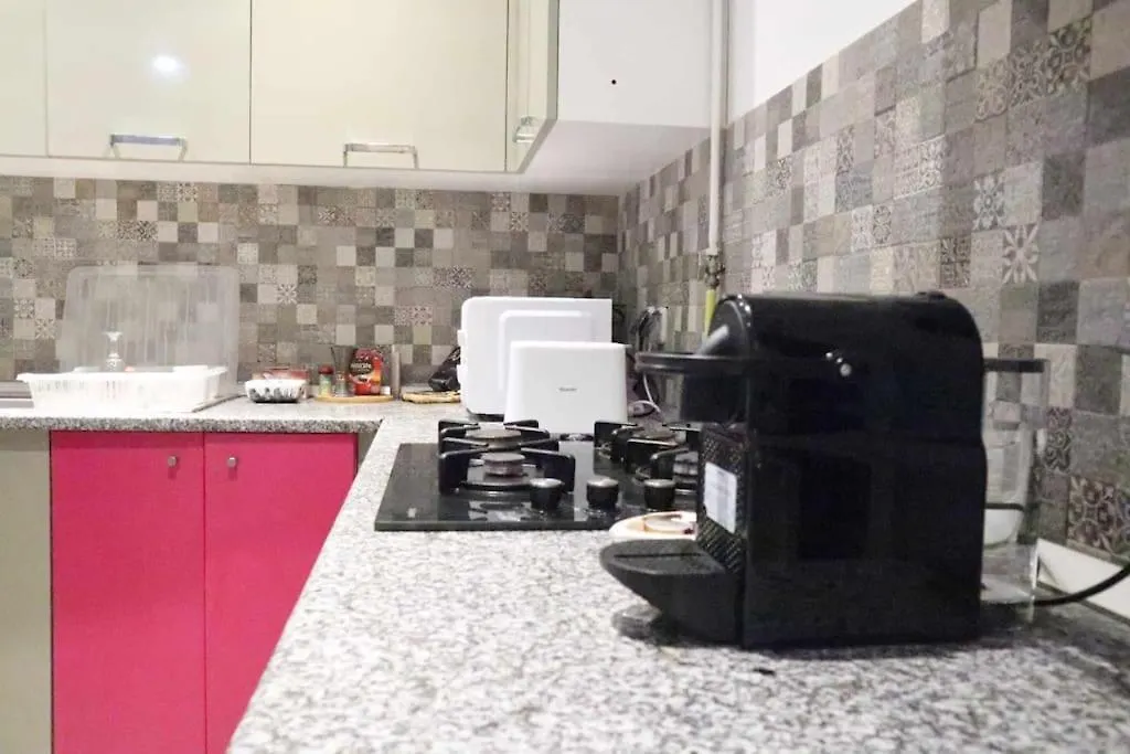 Un Logement Artistique, Chic Et Contemporain Tunis 0*,